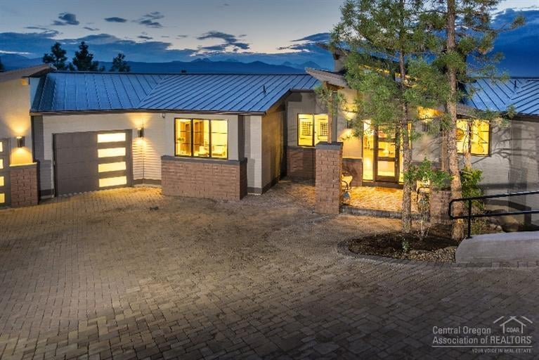 2897 NW Horizon Dr