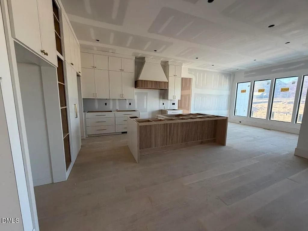 5856 Carriage Gate Dr