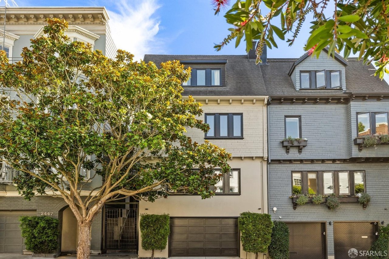 2455 Vallejo St