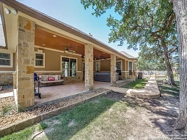 115 Hoskins Trl