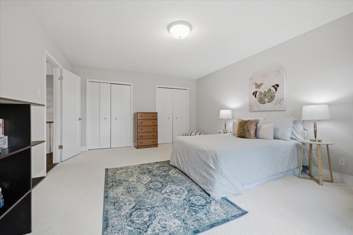 Rare Court Location on Oakville Golf Course