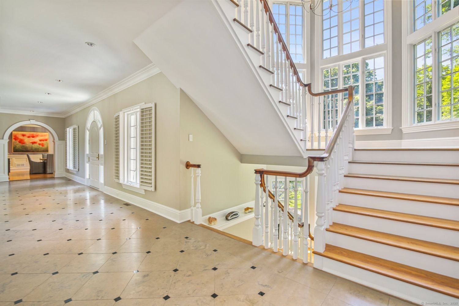 4 Longwood Dr