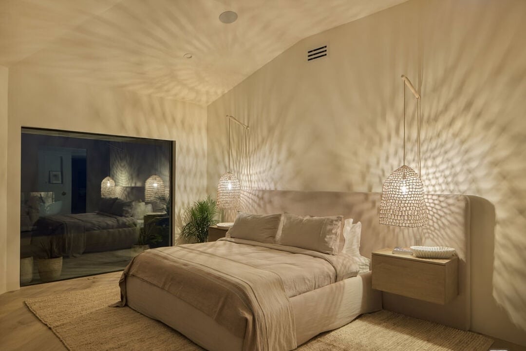 Meridian Manor, Encinal Canyon Rd, 90265