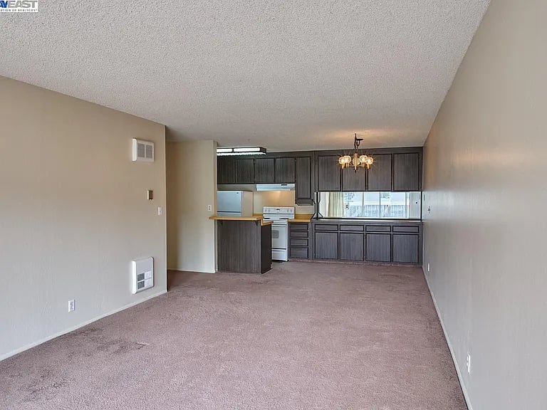 950 Shorepoint Ct APT #113