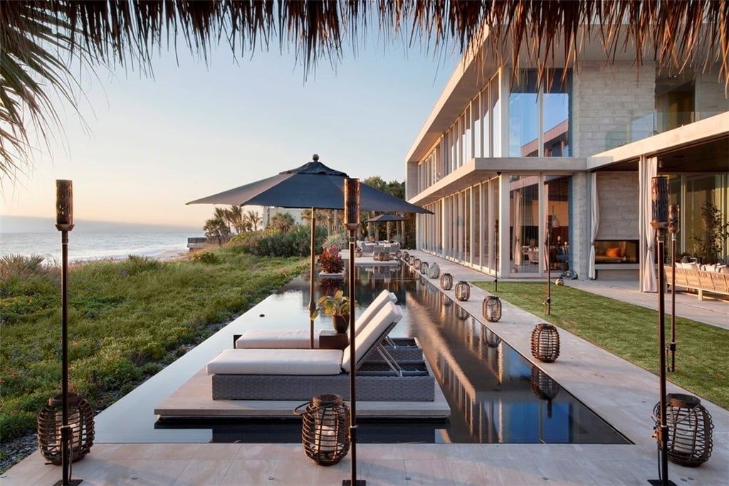 3700 Ocean Dr