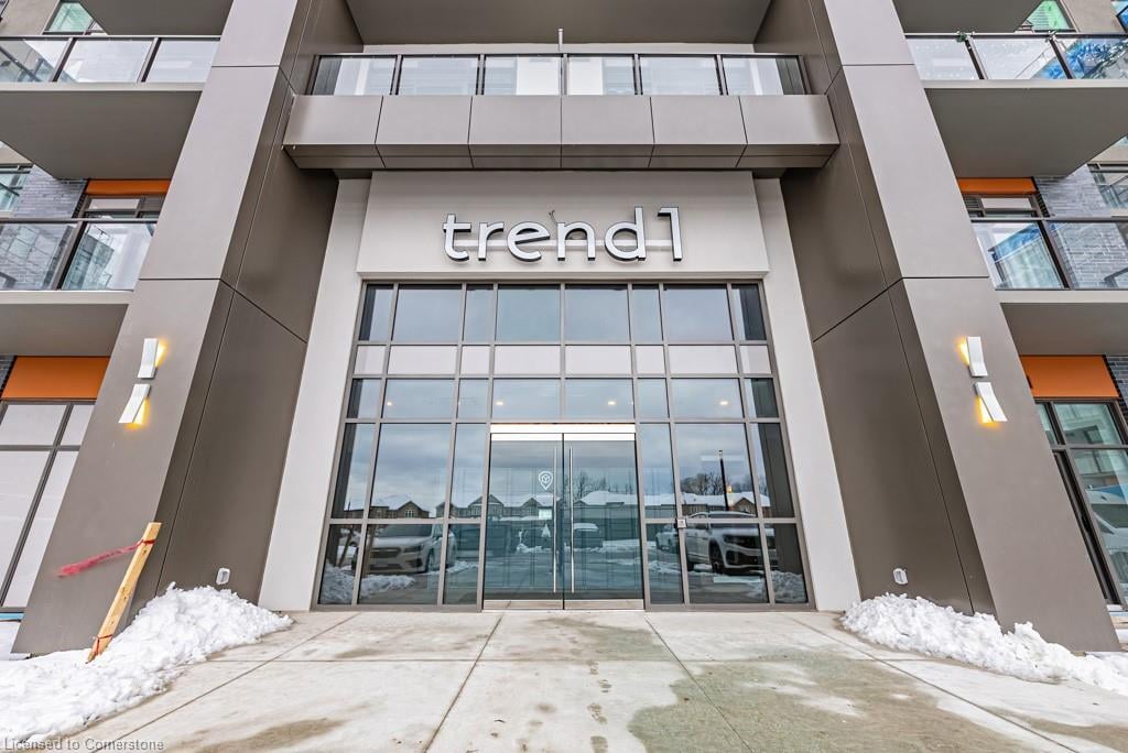 450 Dundas St E Unit: 302