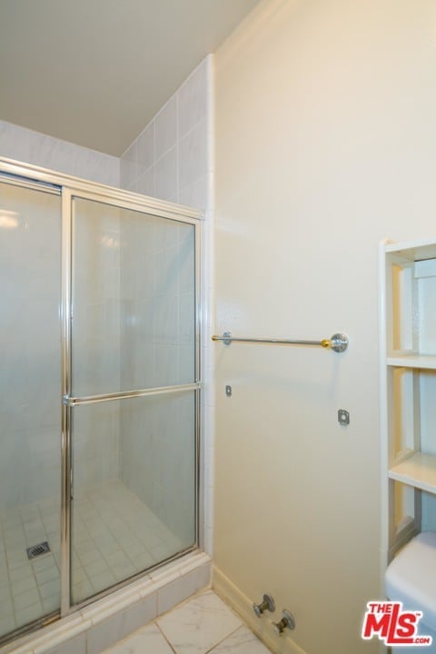117 N Gale Dr #202