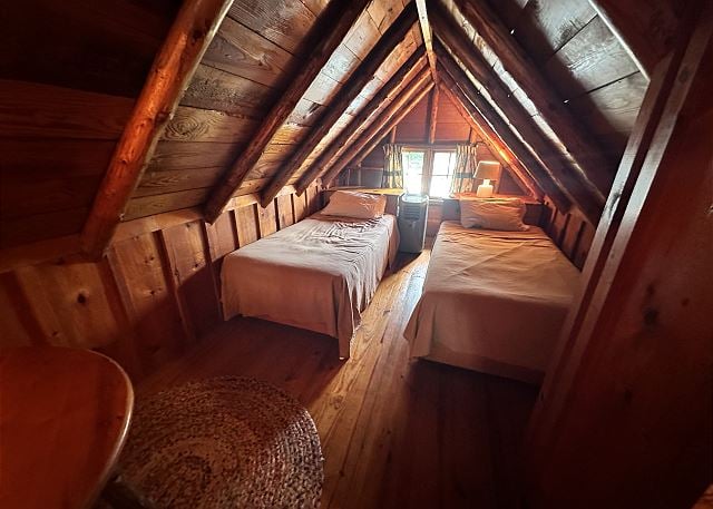 Randall's Point End Cabin 