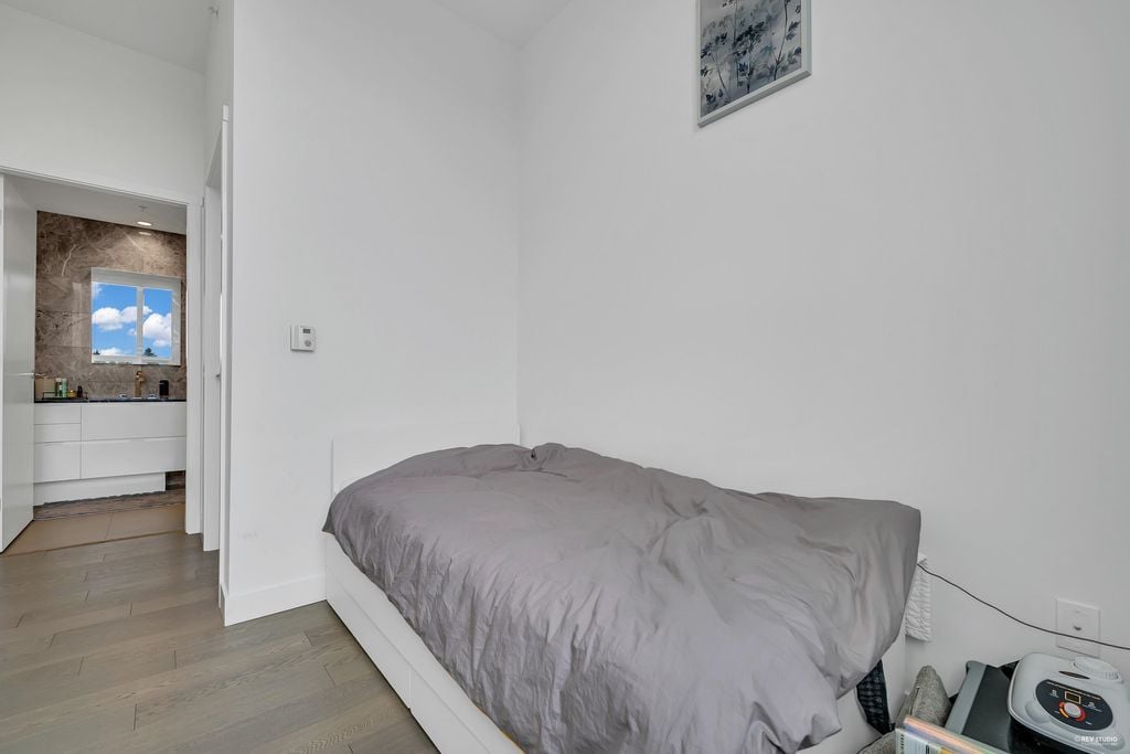 6733 Cambie St, #501