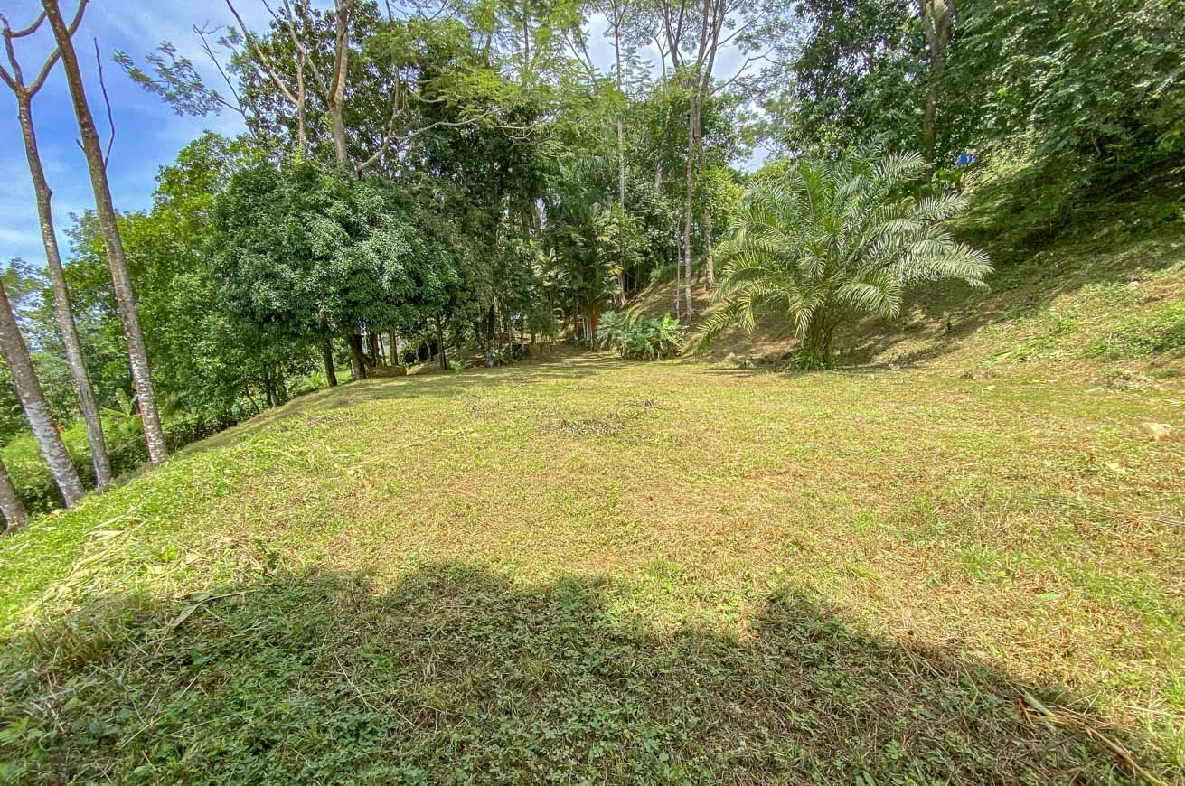 Large Uvita Lot With Whale’s Tail Ocean Views, Sunsets & Legal Water – Ready to Build!