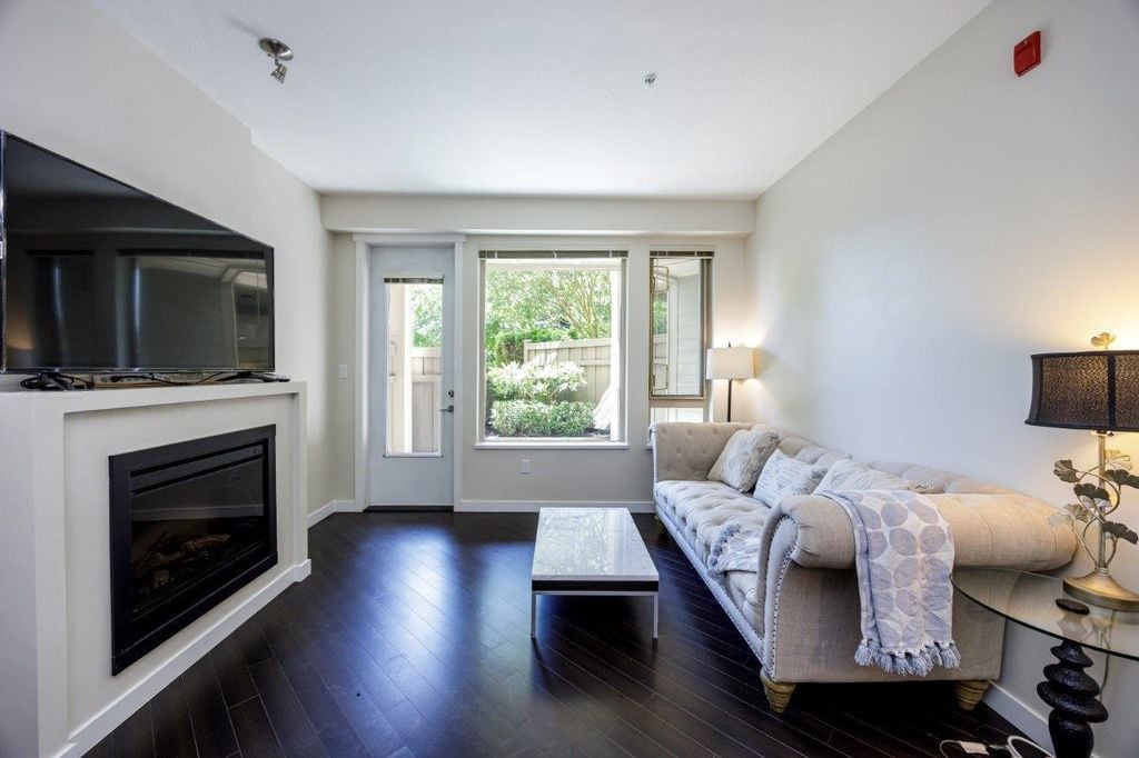119 W 22nd St, #126