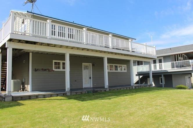 225 W Entiat Dr