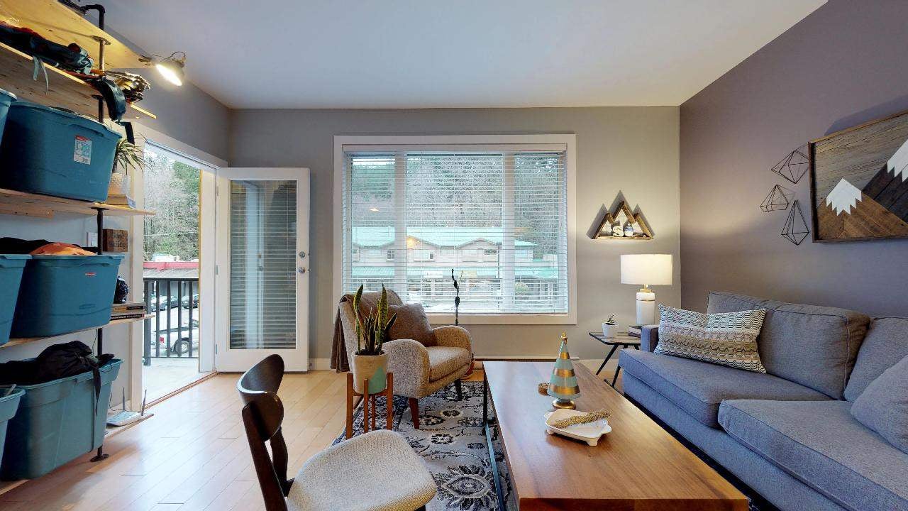 1909 Maple Dr, #205