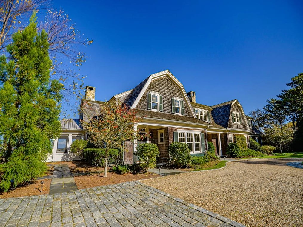 96 Beach Rd