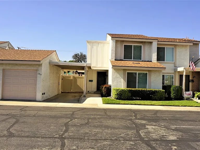 1219 Crestwood Dr