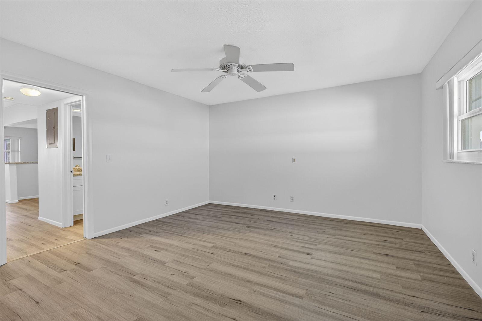 100 Shore 307 Ct