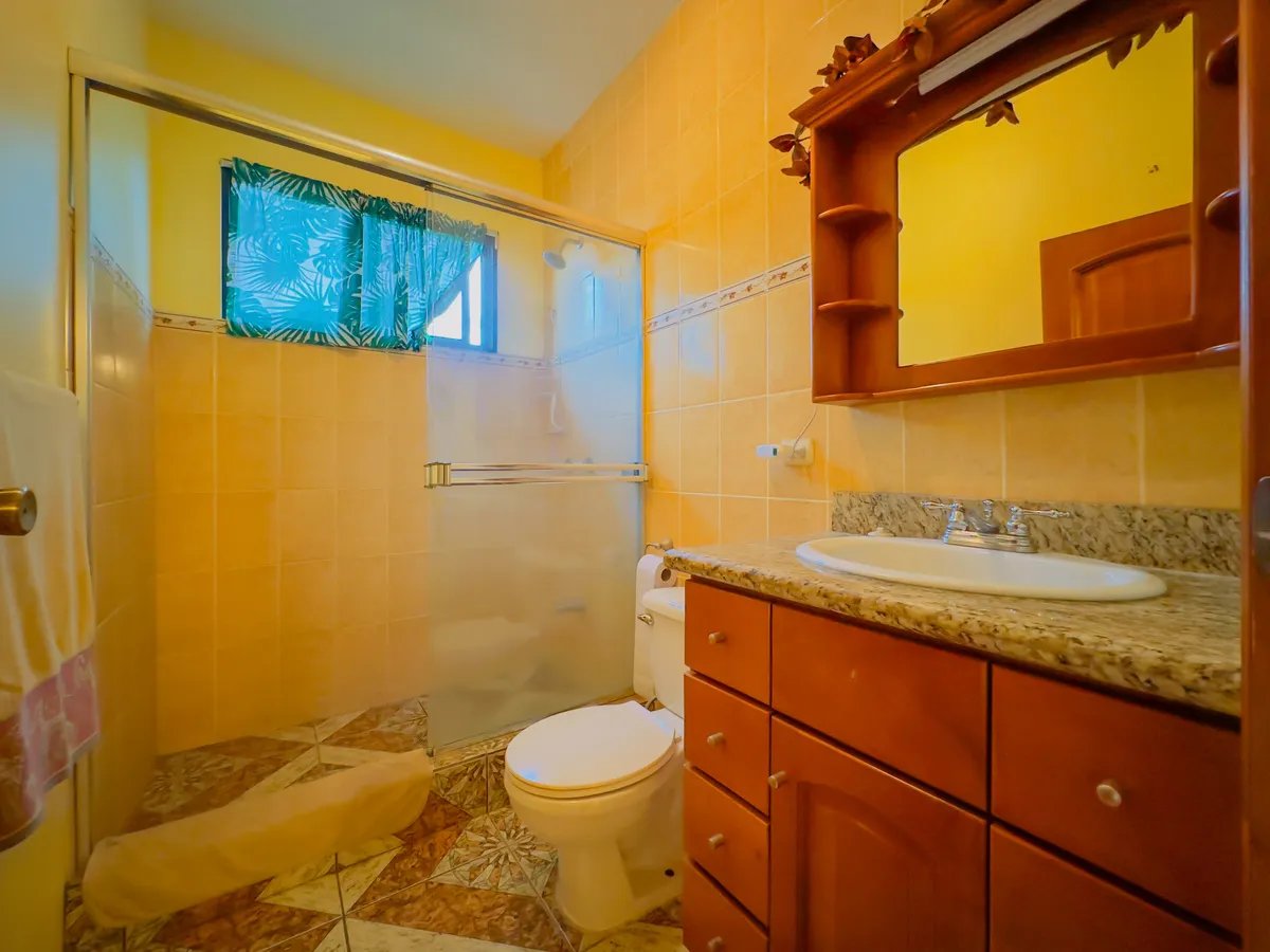 Spacious Living Near Town and Beach