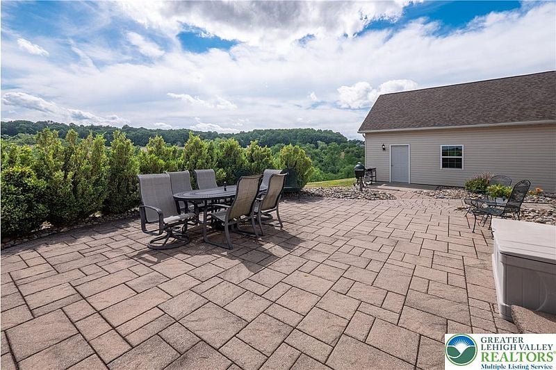 2912 SILVER CREEK CIRCLE