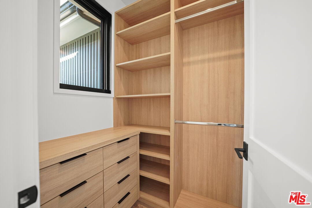 Fairmont Reserve, S Bundy Dr, 90049