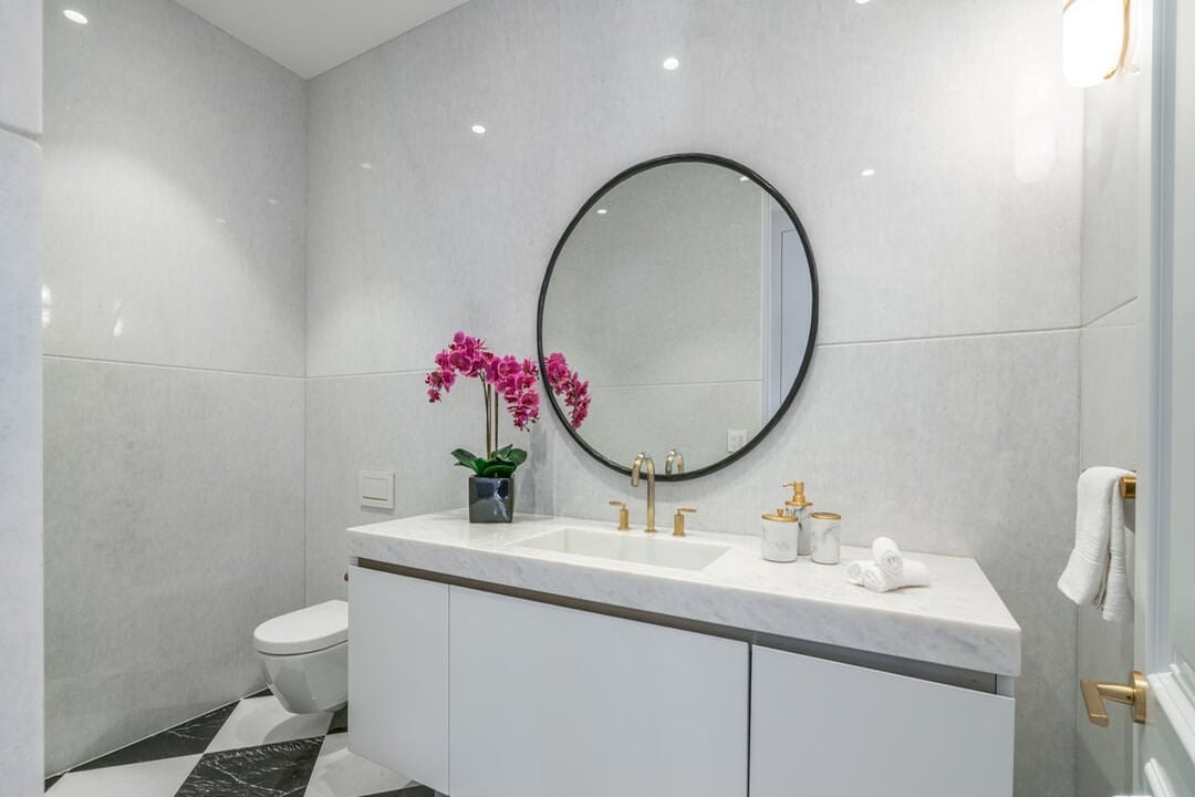 Silverreach Pavilion, N Hillcrest Rd, 90210