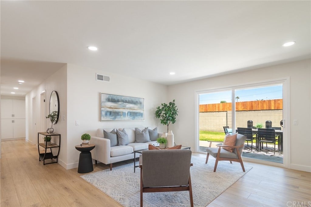 10301 Kamuela Dr