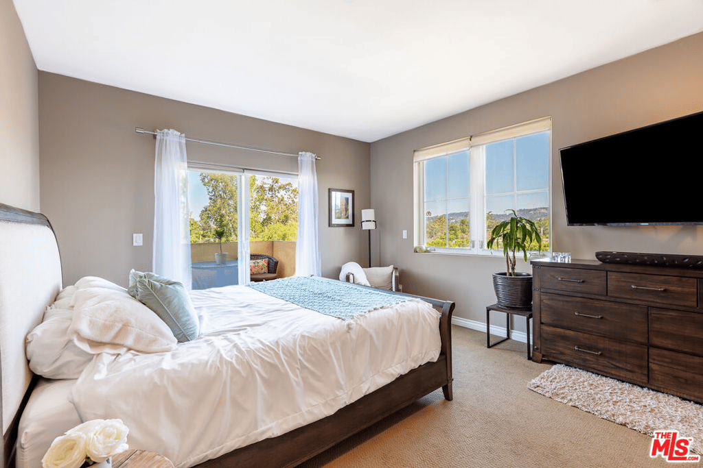 12449 Kling St, #PH1