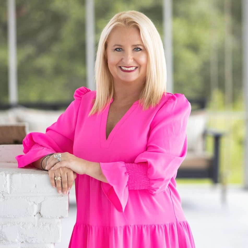 Suzanne Temple Georgetown, SC Real Estate Agent Headshot