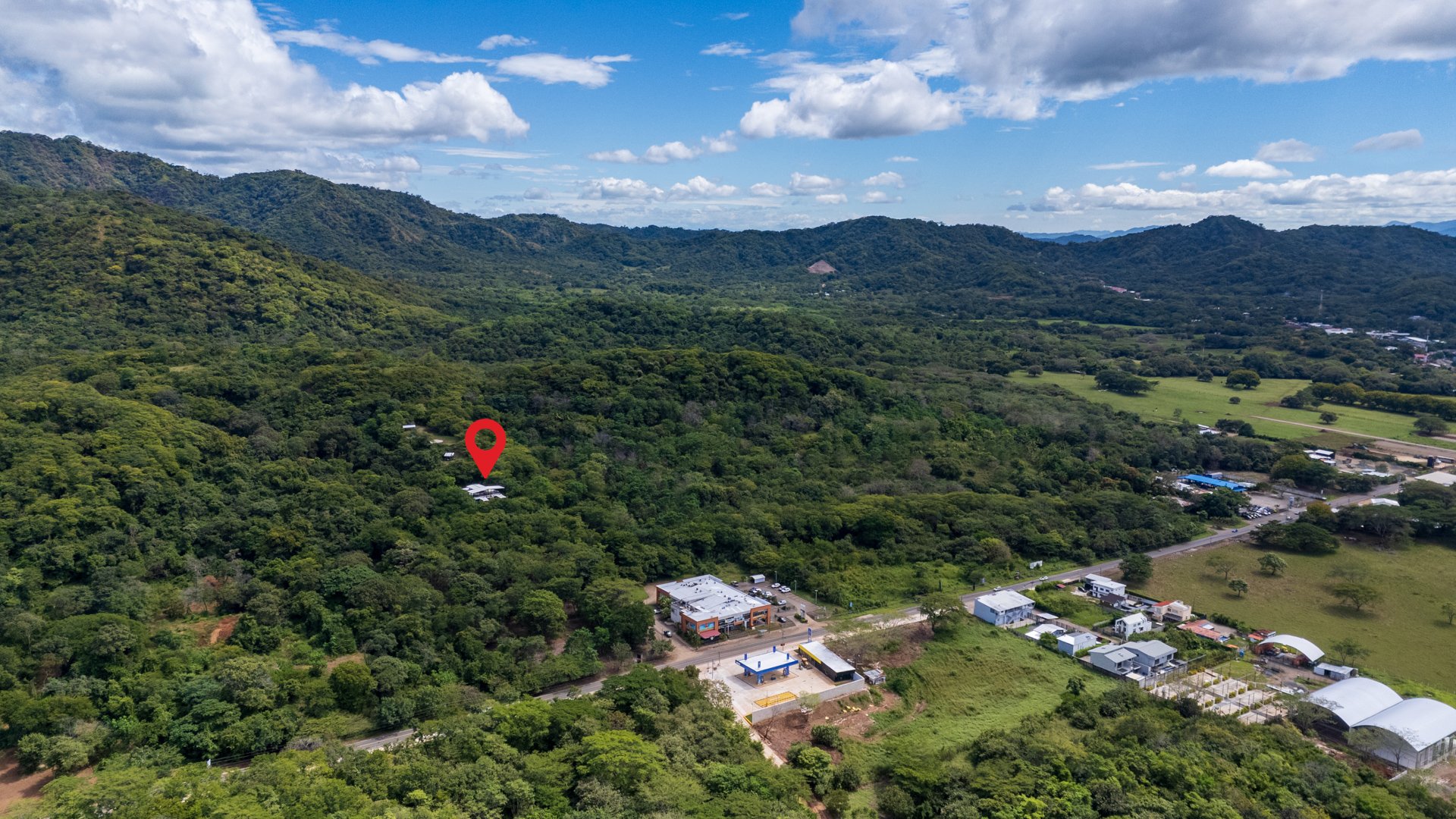 Casa Brillante & Casita Cinco Playas | Modern Home with Guest Casita, Pool & Mountain Views in Huacas