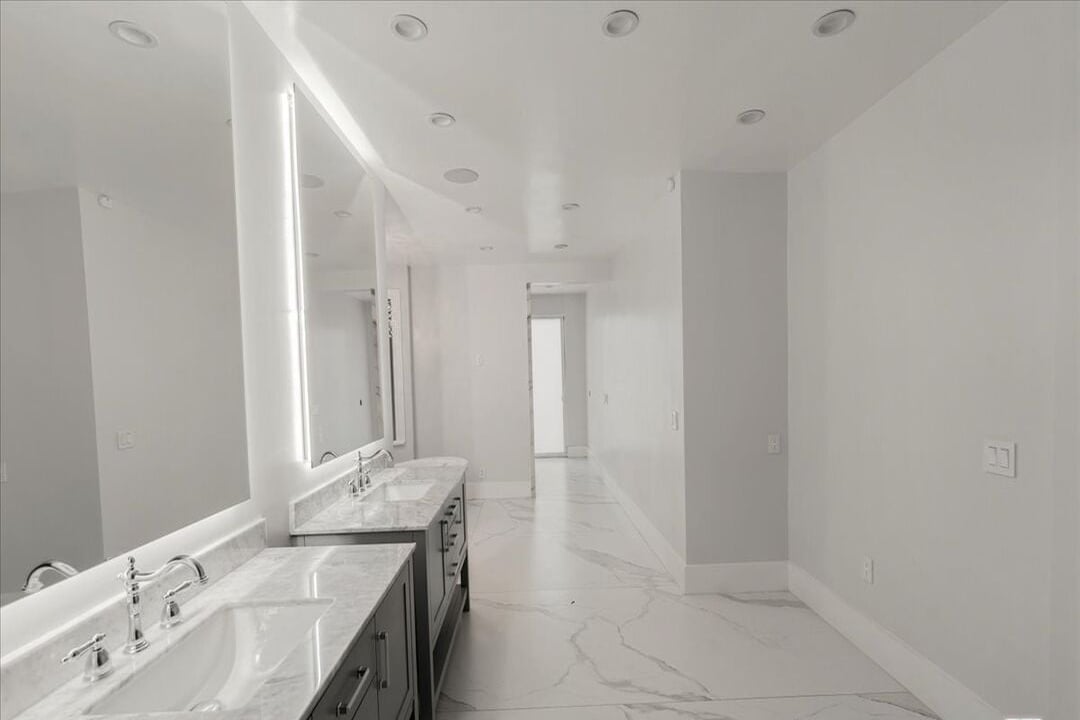 Northstar Manor, N Alta Dr, 90210