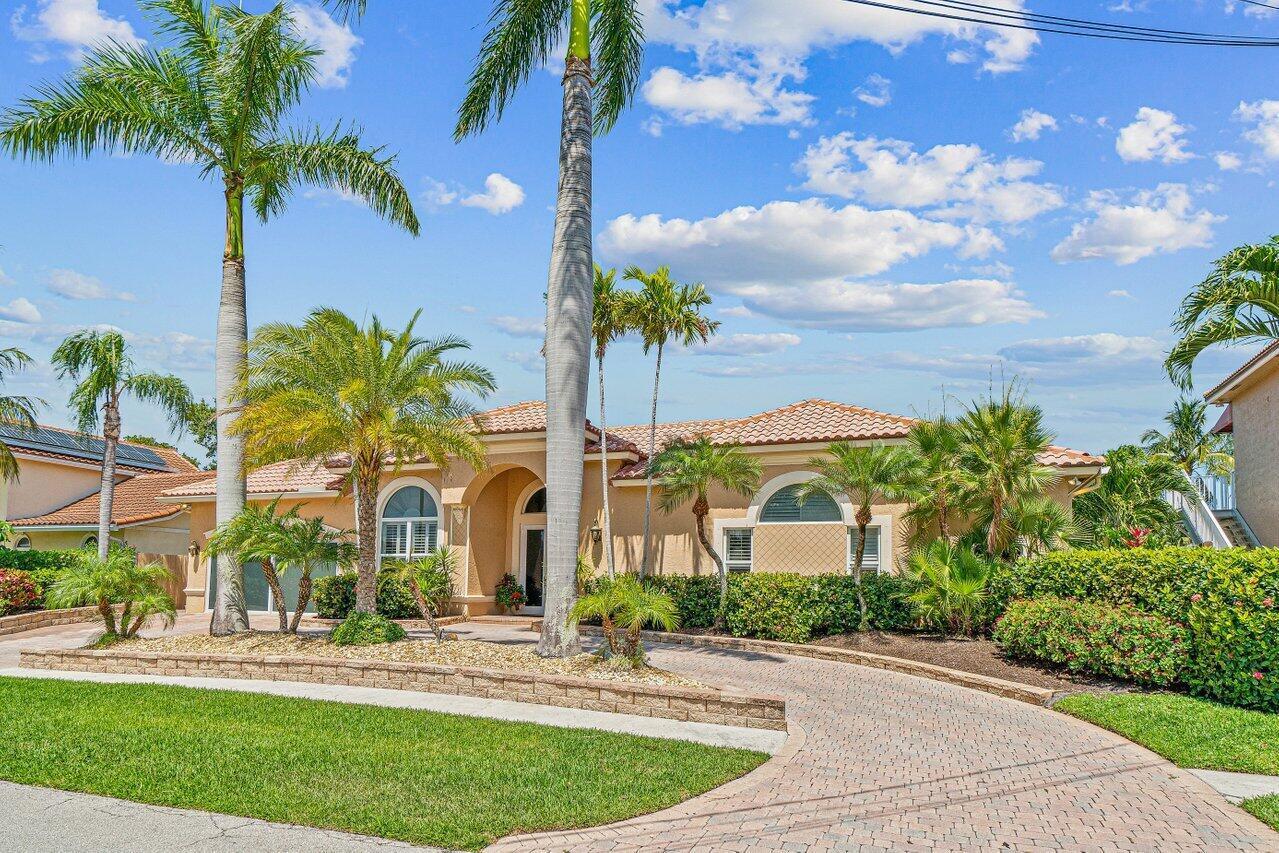 929 Greenbriar Dr