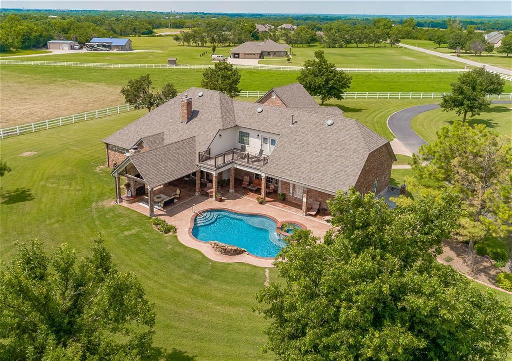1351 Riverview Dr