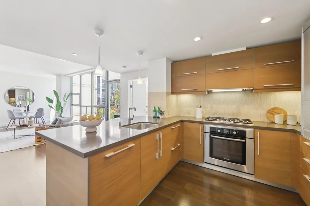 Madrone 527 — staged interior detail