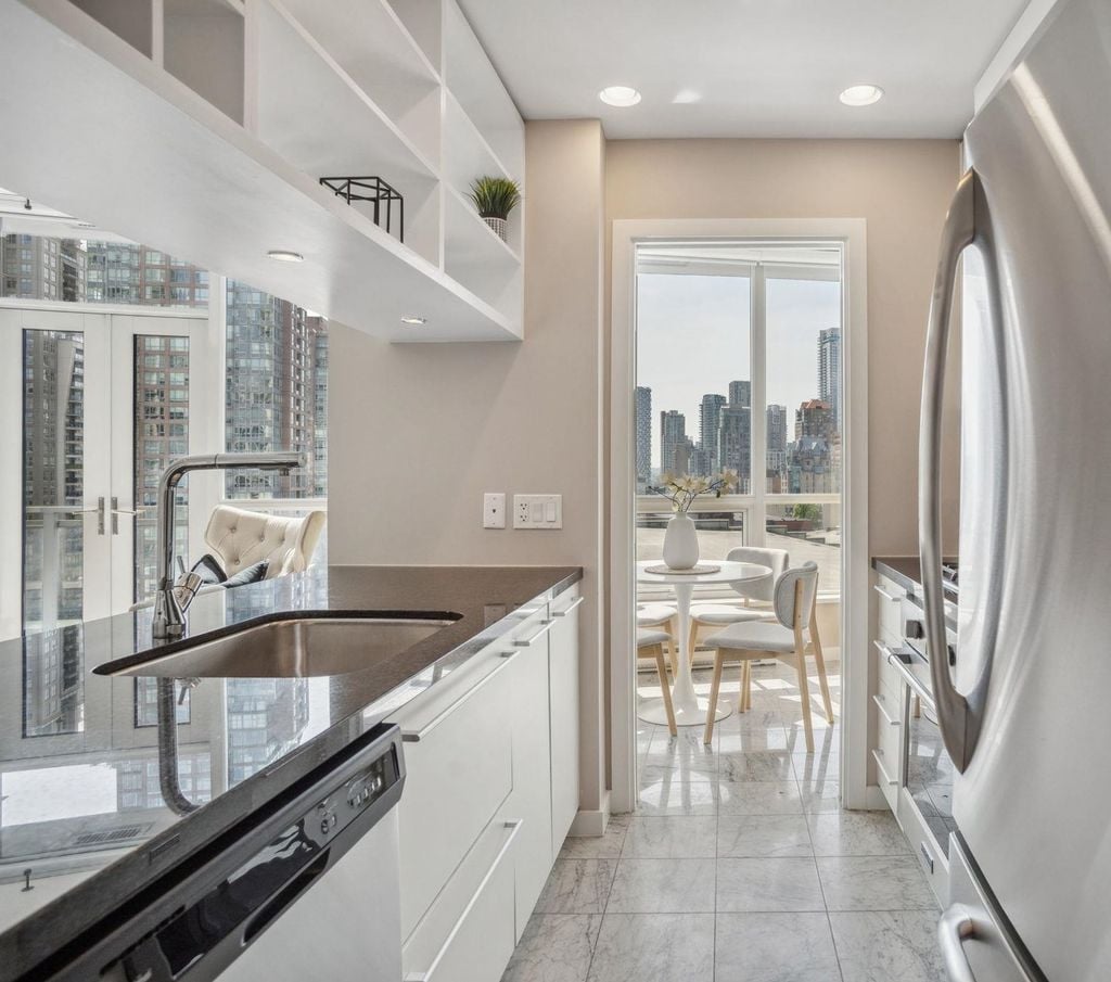 833 Seymour St, #803