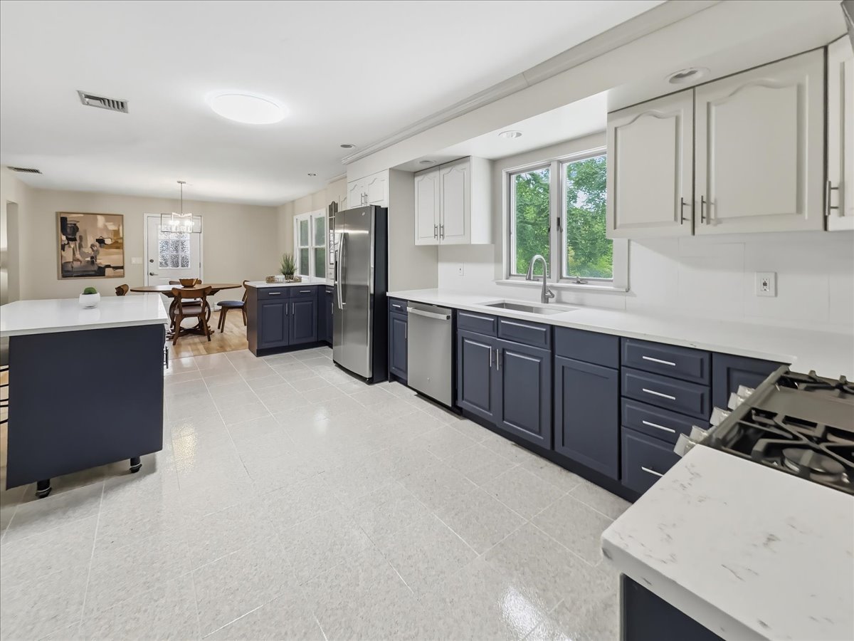 156 River Rd
