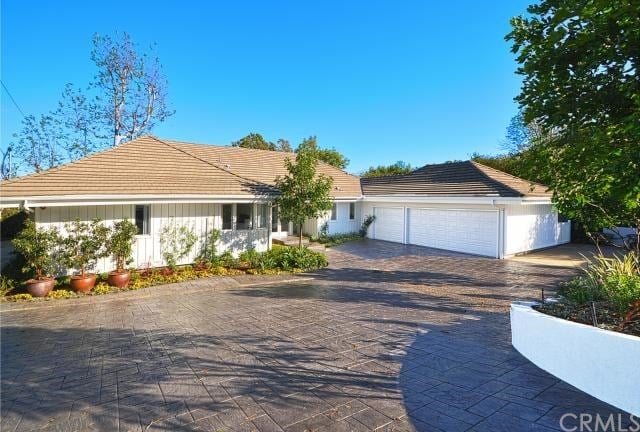 19 Chuckwagon Rd