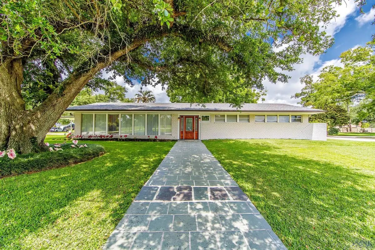 600 Hollygrove Ave