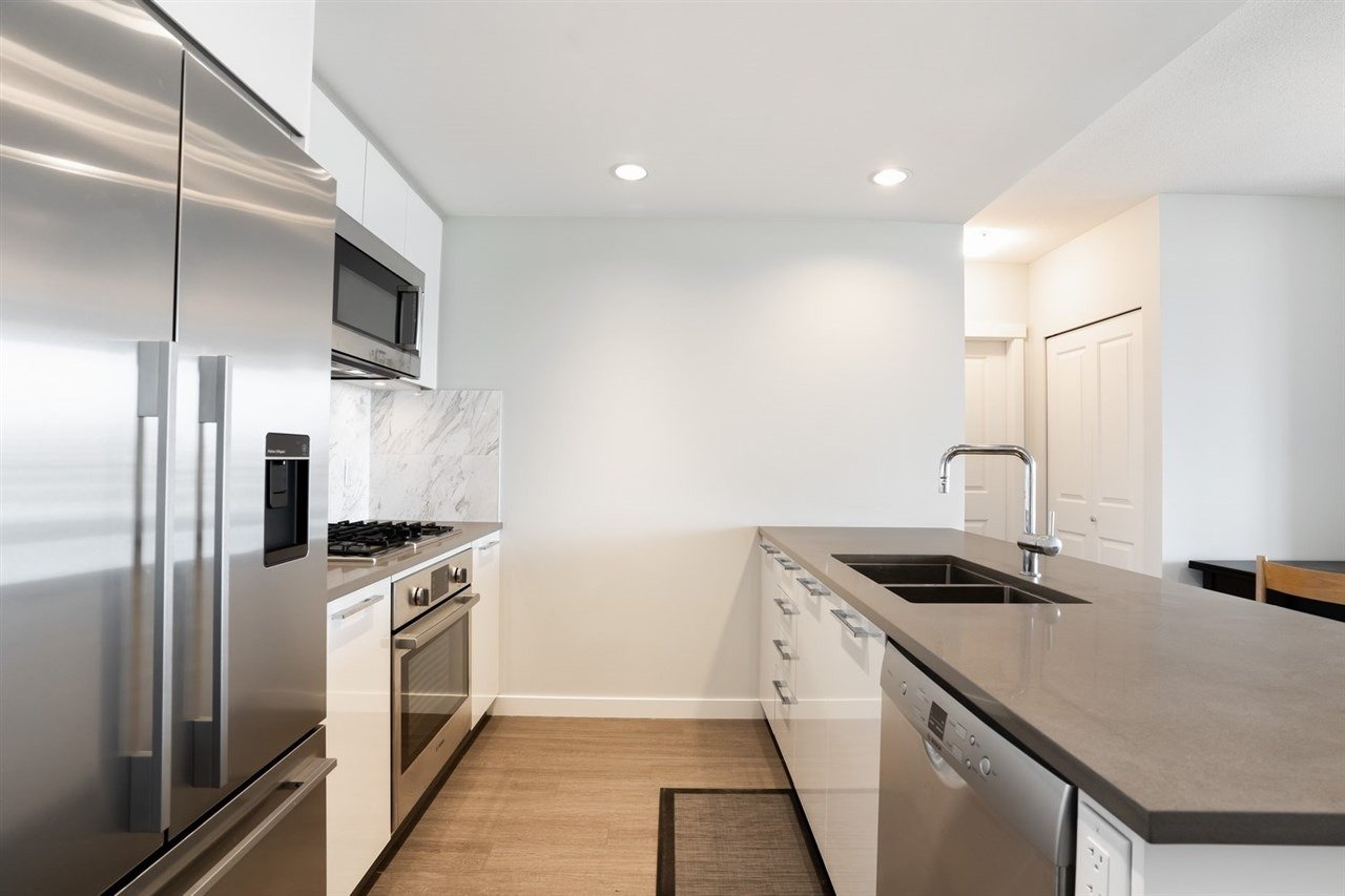 3281 E Kent Ave N, #901