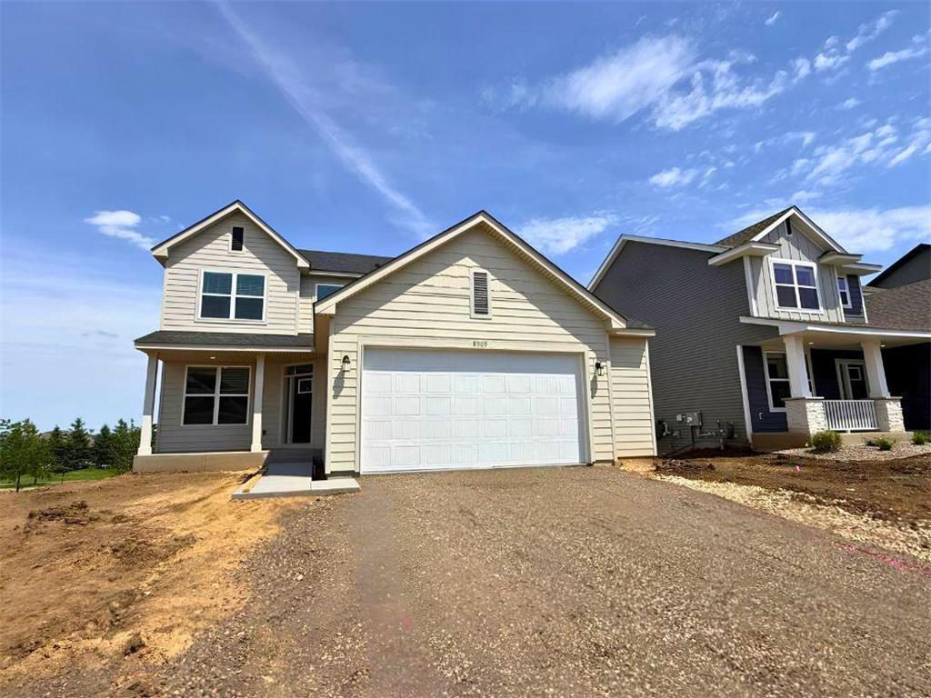 8909 Periwinkle Blvd, Woodbury, MN 55129