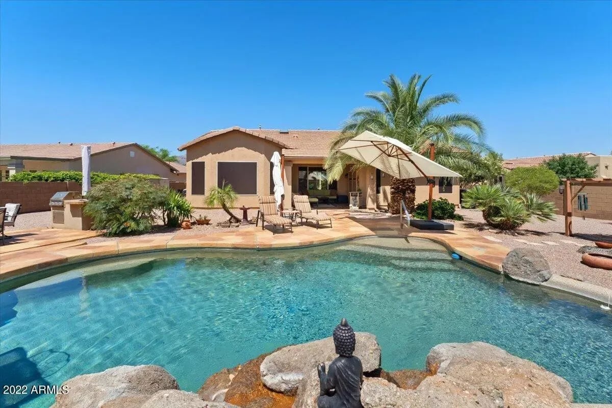 8256 S BLUFF SPRINGS Ct