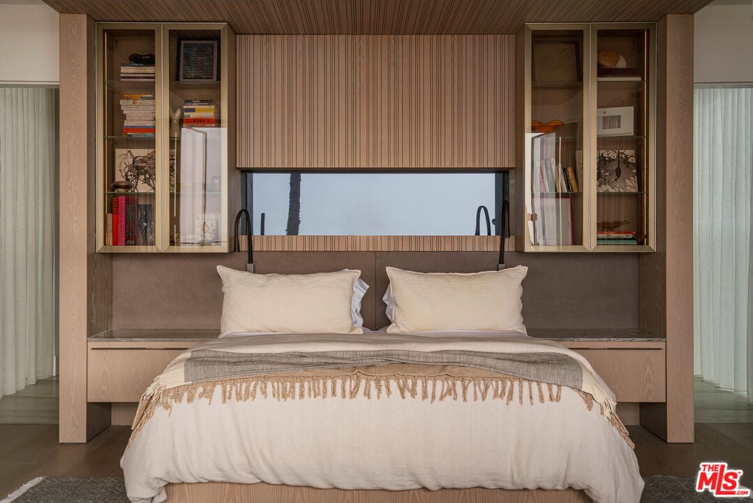 Fairmont Heights, Palisades Beach Rd, 90403