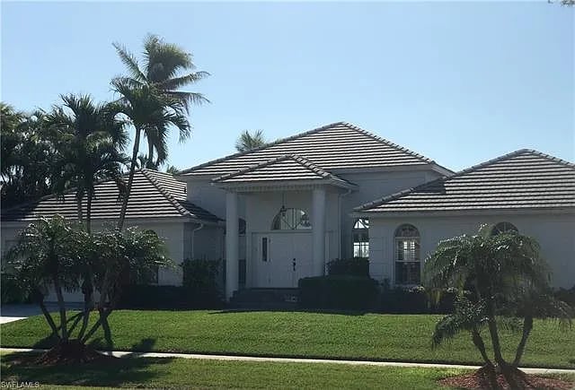 1285 Winterberry Dr