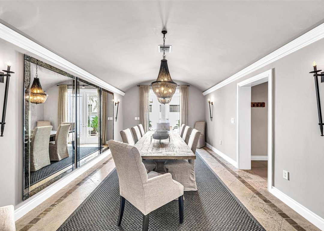 166 Royal Palm Dr