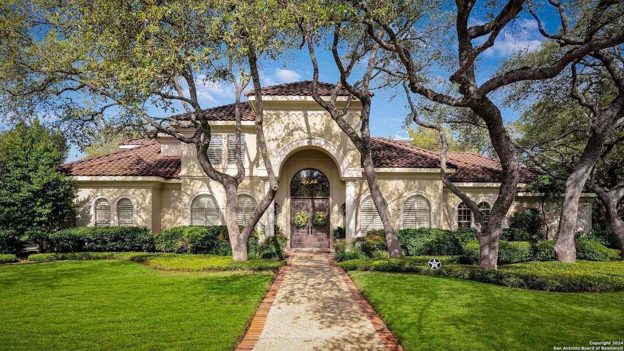 19 Sanctuary Dr