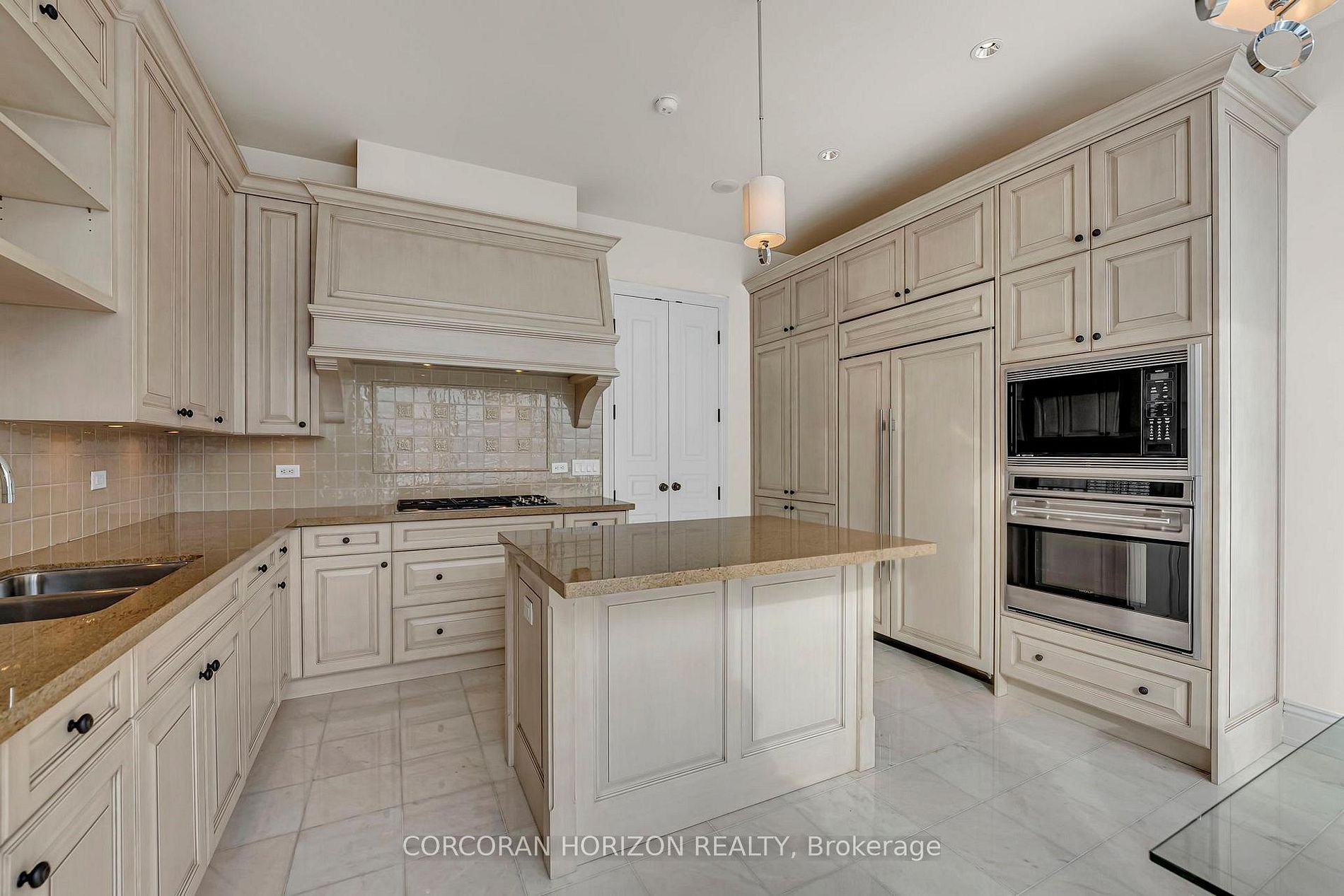 THE RITZ-CARLTON RESIDENCES FOR LEASE