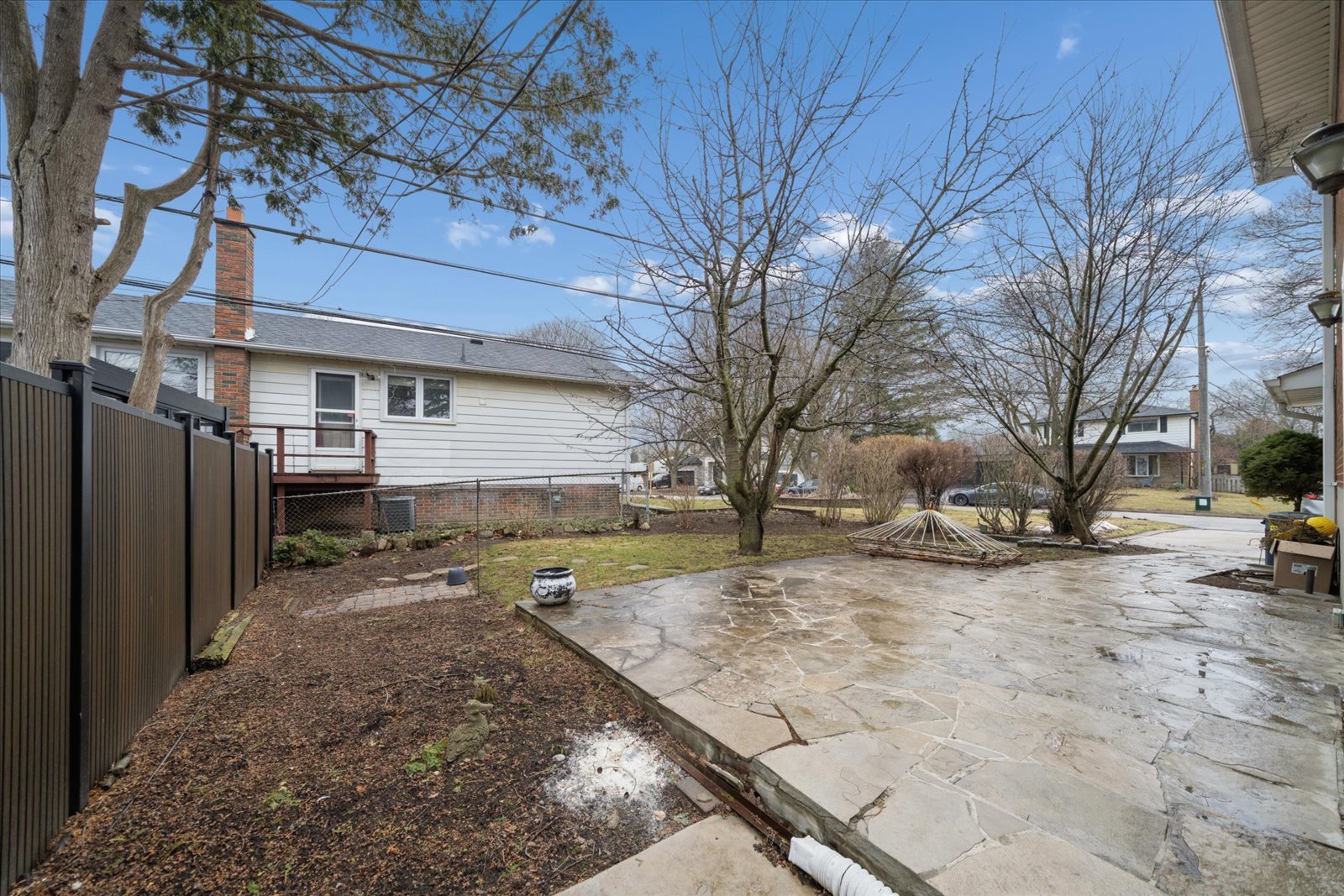 2 Valleycrest Ave
