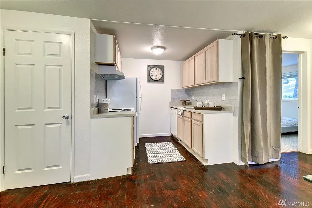 707 N 130th St APT B204
