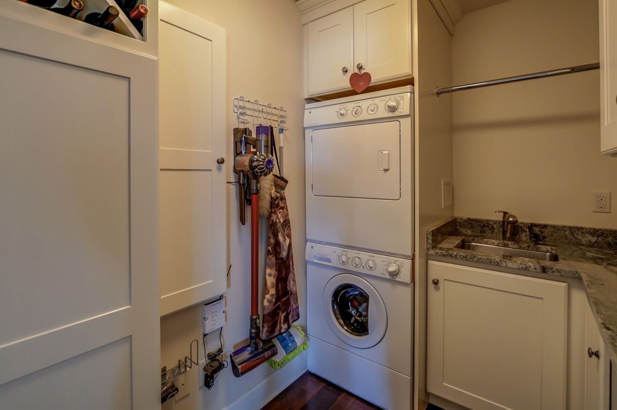 Exclusive Offering: Loraine Penthouse #1007