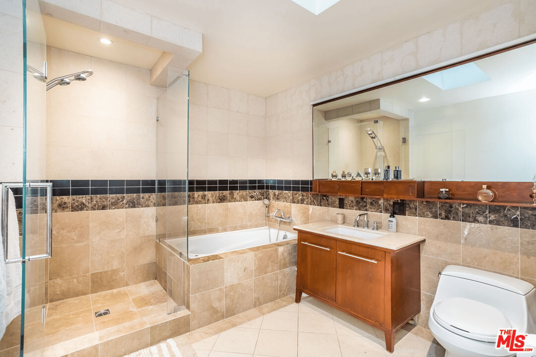 8783 Lookout Mountain Ave