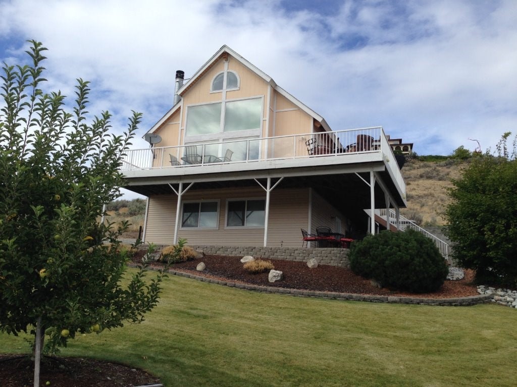 207 Riviera Dr