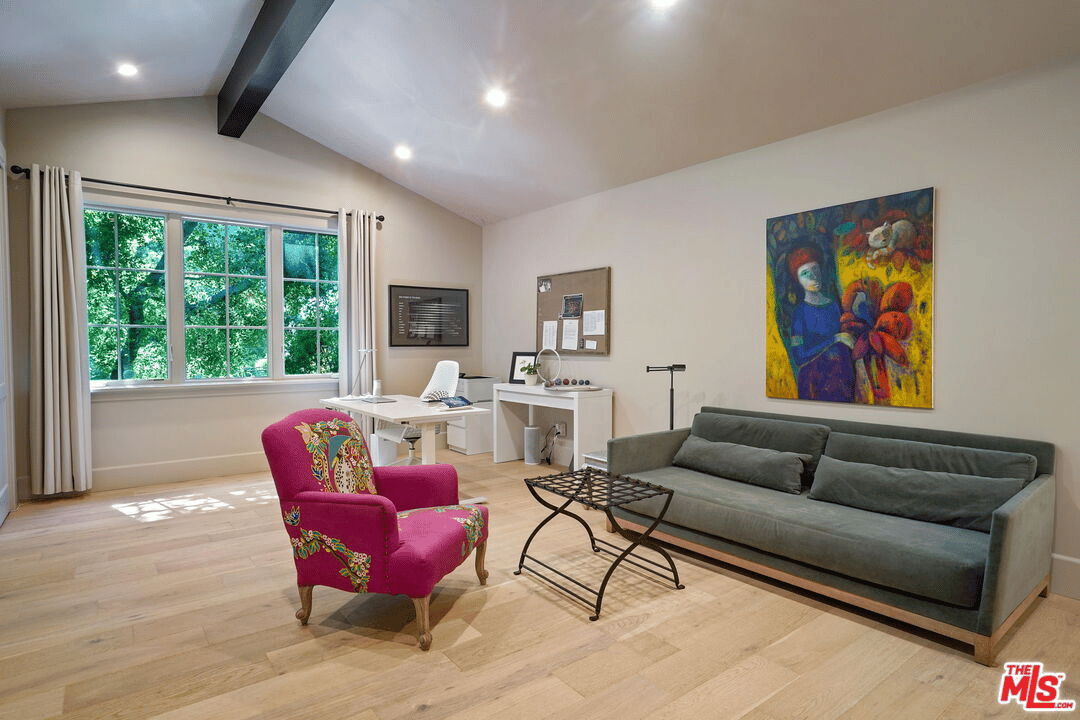 2794 Mandeville Canyon Rd